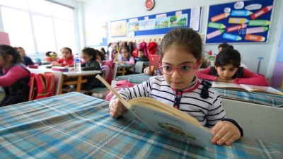 Önce kitap okuyup sonra ders işliyorlar - MALATYA 