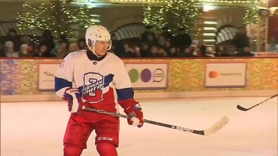 buz hokeyi maci - Video | Putin Kızıl Meydan'da buz hokeyi maçı yaptı Videosu