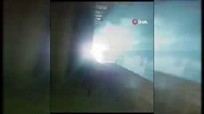  Elektrik telleri havai fişek gibi patladı 
