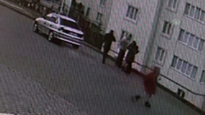 Enkaz altında kalmaktan kaldırım taşlarına tutunarak kurtuldu - KAHRAMANMARAŞ 