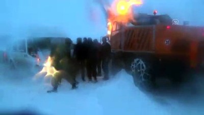 mahsur kaldi - Karda mahsur kalan 75 kişi kurtarıldı - MUŞ  Videosu