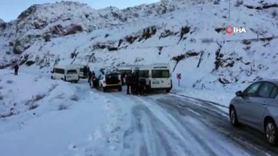 kar yagisi -  Sincik’te yollar buz pistine döndü, çok sayıda araç yolda kaldı  Videosu