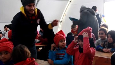 yasam mucadelesi - Suriye'deki çocuklara kışlık giysi yardımı  Videosu
