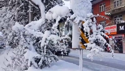 kar yagisi -  Tatvan’da yoğun kar yağışı kenti beyaza bürüdü... Kar kalınlığı yarım metreyi buldu  Videosu