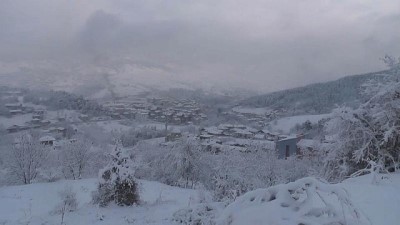  | Türkiye beyaz örtüye büründü: Okullar tatil, ulaşım felç