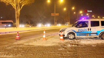 kar yagisi -  Erzurum'da yoğun kar yağışı ve tipi yolları ulaşıma kapadı Videosu