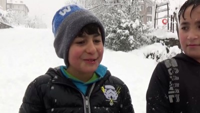 kalici konutlar -  Kar yağışı en çok çocukları sevindirdi  Videosu