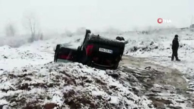  Kontrolden çıkan otomobil şarampole uçtu: 1 yaralı 