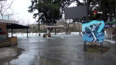  Manavgat Şelalesi'ndeki tesisler su altında kaldı 