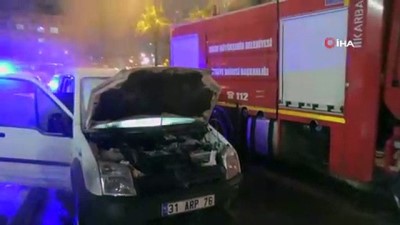  Park halindeki otomobilde yangın çıktı