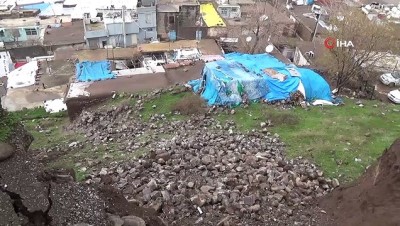  - Şanlıurfa’da tarihi kalenin surları aşırı yağışlara dayanamadı 