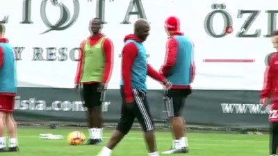 yildiz futbolcu -  Arouna Kone: “Robinho’nun gitmesinden dolayı üzgünüm”  Videosu