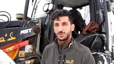 Can bebek ambulansa iş makinesiyle yetiştirildi - BİTLİS