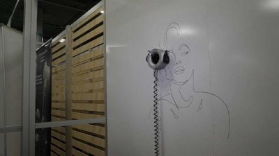 arama motoru - Google'ın duvara resim çizebilen robotu ve eşzamanlı tercüme yapabilen yazılımı ilgi gördü Videosu