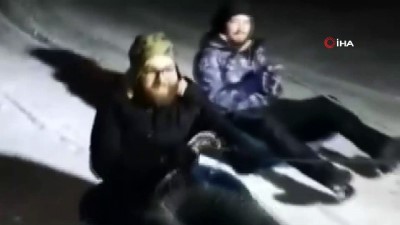  Halatı cipe bağlayıp leğenle karda kaydılar