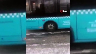 yolcu tasimaciligi -  Halk otobüsü buzlu yolda metrelerce sürüklendi  Videosu