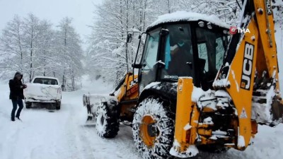 kar yagisi -  Kabadüz'de yoğun kar yağışı sonrası yollar kapandı...Okullar 1 gün süreyle tatil edildi  Videosu