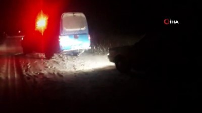 kar yagisi -  Kar ve tipide mahsur kalan aileyi jandarma kurtardı  Videosu