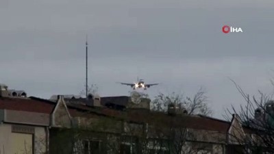  Rüzgar uçakları beşik gibi salladı 