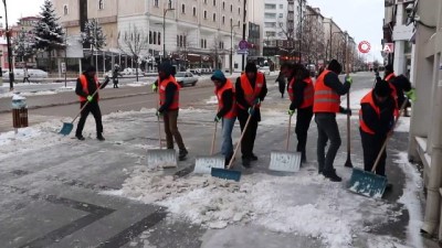 kar yagisi -  Sivas'ta etkili olan kar yağışı sonrası 844 köy yolu araç ulaşımına kapandı  Videosu