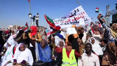 muhalif gosteri - Sudan'da Beşir yanlıları ilk kez meydanlara indi - HARTUM Videosu