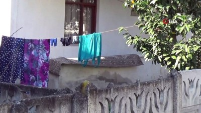 mustakil ev -  Balkondan düşen genç kız yaralandı Videosu