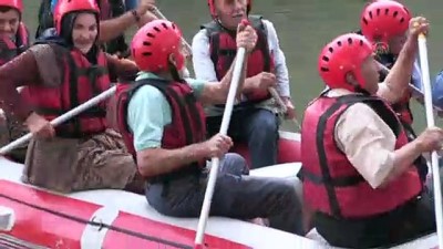 rafting heyecani - Dede ve ninelerin rafting heyecanı (2) - DÜZCE  Videosu