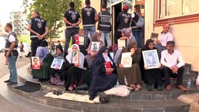 ak parti - Diyarbakır annelerinin oturma eylemi sürüyor - DİYARBAKIR Videosu