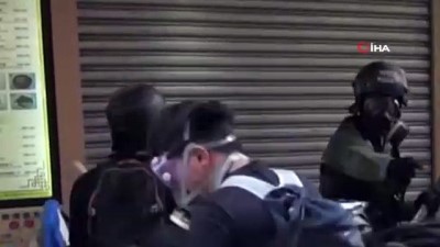 polis siddeti - Hong Kong’da polis göstericiye ateş etti Videosu