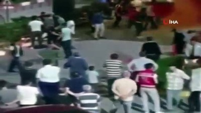 komsu kavgasi -  İzmir’de komşu kavgası: 1 ölü, 1’i ağır 2 kişi yaralı  Videosu