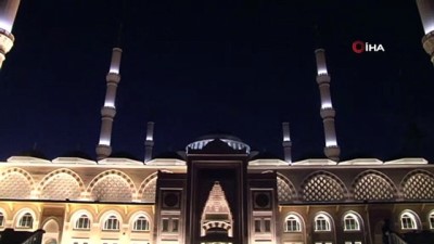  Büyük Çamlıca Camii'nde Mehmetçik için dualar edildi 