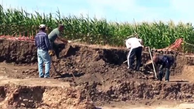 arkeoloji - Kaçak kazıda bulunan mozaik gün ışığına çıkarılıyor - ÇANAKKALE  Videosu