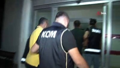 cete lideri -  Muğla’da villasında yakalanan çete lideri Adana’ya getirildi  Videosu