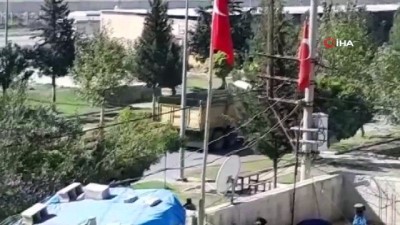 ozel harekat polisleri -  Suriye sınırında zırhlı araçla mehteranlı devriye  Videosu