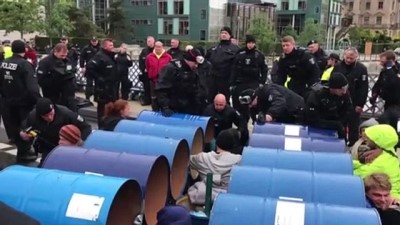 politika - Almanya'da çevrecilerin 'işgal eylemi' sürüyor - BERLİN Videosu