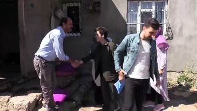 egitim ogretim yili - Kız çocuklarının geleceği için kapı kapı dolaşıyorlar - MUŞ  Videosu