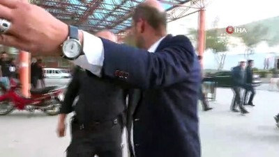 karahisar -  Şehitler ve Gaziler Dernek Başkanına saldırı  Videosu