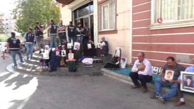  Çocuklarını bekleyen ailelerin HDP il binasındaki eylemi 40. gününde 