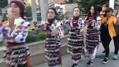 halk oyunlari -  İspanyol müziği ile halk oyunu oynadılar  Videosu