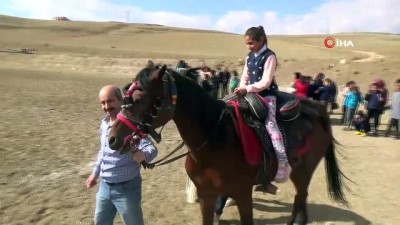 at ciftligi -  Özel çocuklar ata binme heyecanı yaşadı  Videosu