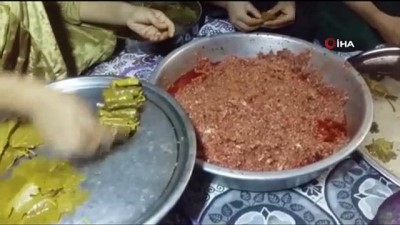 pinarli -  Barış Pınarı harekatına katılan askerler için yemek yapıyorlar  Videosu