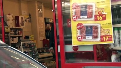 kirkoy -  Fatih’te bir kişi 'beni öldürecekler' diyerek kendini lokantaya ve markete kitledi Videosu