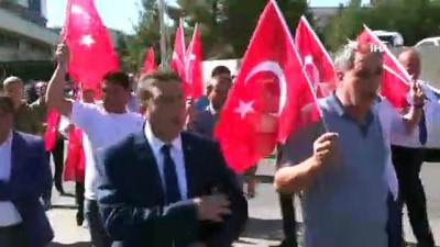  Diyarbakırlı vatandaşlar Barış Pınarı Harekatı için gönüllü askerlik başvurusunda bulundu 