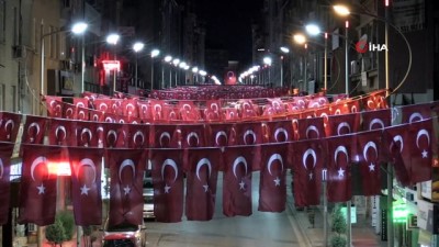  Elazığ Türk bayraklarıyla gelin gibi süslendi 