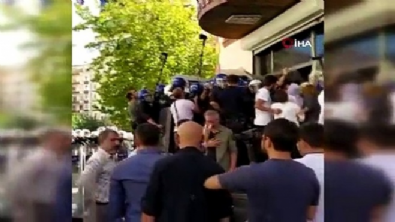 diyarbakir - HDP önünde açıklama yapmak isteyen grup polise saldırdı  Videosu