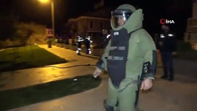 bomba uzmani -  Isparta’da bomba şüphesiyle ihbar edilen valizlerden kıyafet çıktı  Videosu