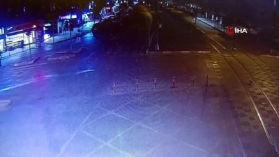 trafik teroru -  Kocaeli’de motosikletli gencin öldüğü kazanın yeni görüntüleri ortaya çıktı  Videosu