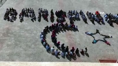  Öğrencilerden Barış Pınarı Harekatına ay yıldızlı destek 