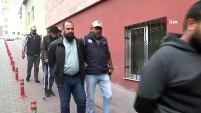 teror orgutu -  Kayseri’de DEAŞ operasyonunda gözaltına alınan 3 kişi adliyede  Videosu