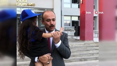 emniyet muduru -  Minik Simay'ın polis aşkı  Videosu